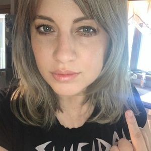 Meet your Posher, Shana